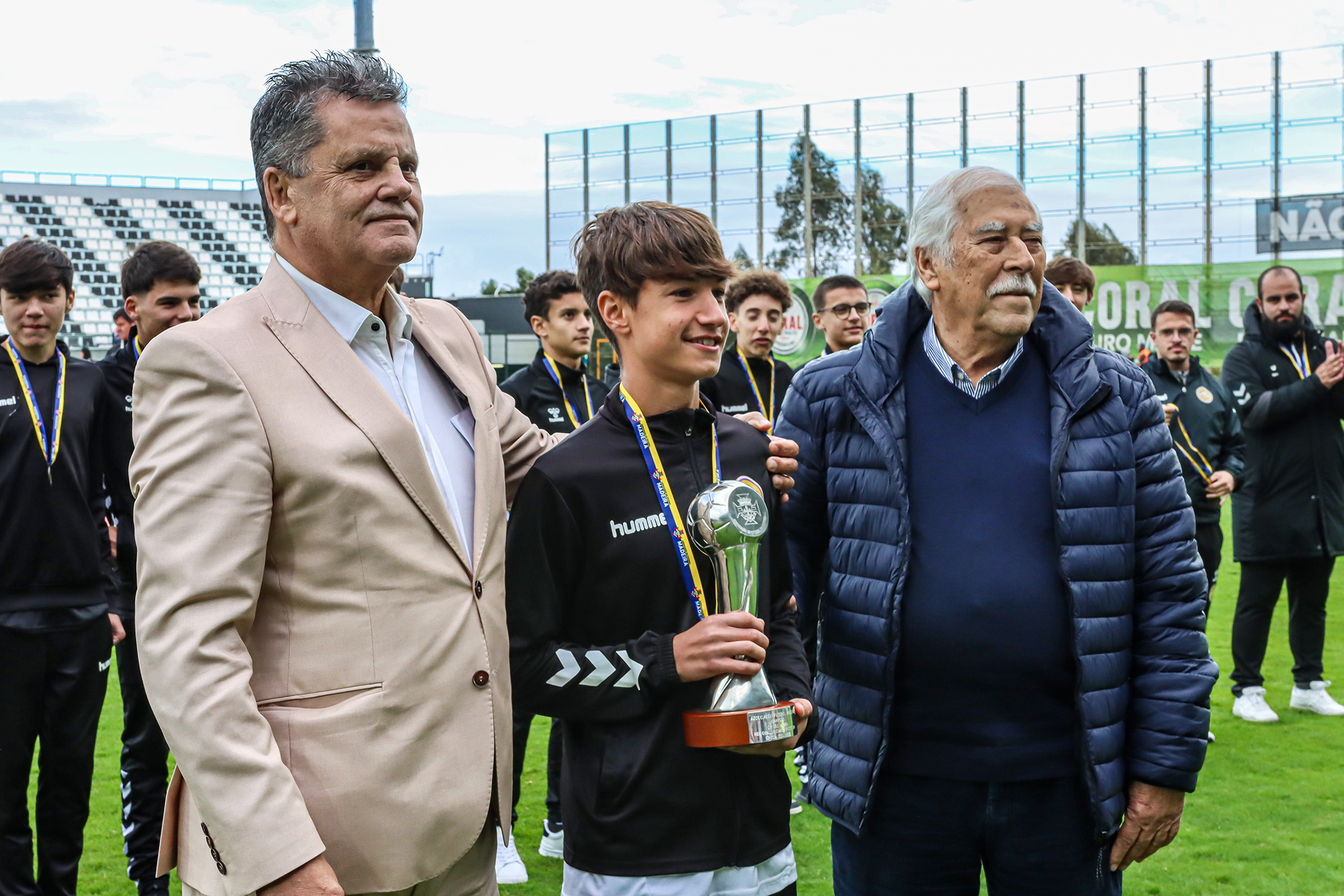 Iniciados: nacionalistas recebem troféu